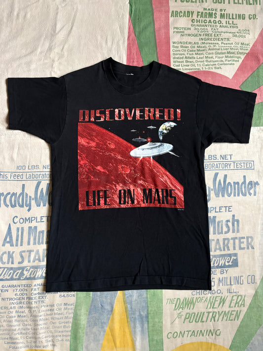 Vintage 1997 Life On Mars T shirt size Large 90’s Science Astronomy